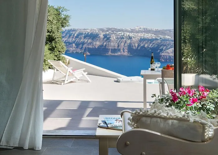 Aura Marina Santorini Hotel 3*